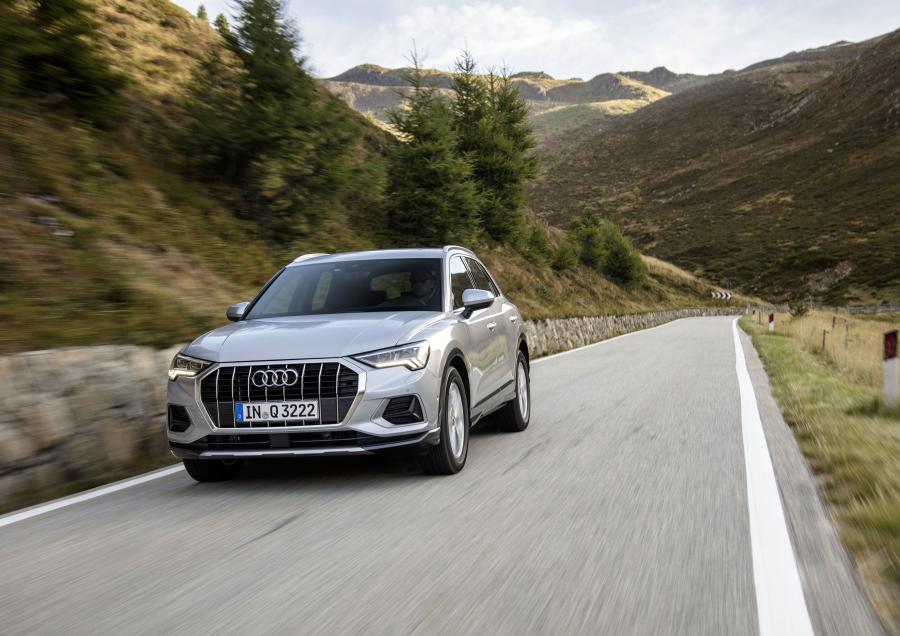  Audi Q3 Advanced 2018 года  (WW) (фото 27 из 46)